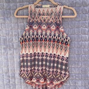 Beautiful detailed tank tops size medium